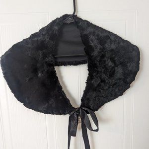 Faux- Fur Le Château Shrug No SZ / Unique